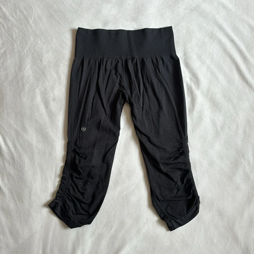 Lululemon In The Flow Crop I| - Picture 4 of 7